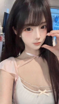 嫩娃一枚清纯又可爱，粉嫩鲍鱼玩得开的小骚货