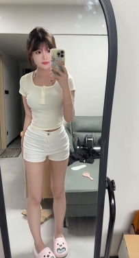 【成都】C奶小妹白嫩水灵泻火佳品