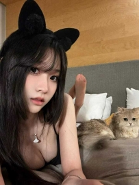 00后粉嫩肥鲍小姐姐
